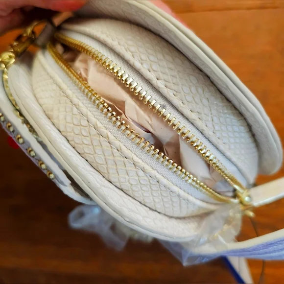 NWT Danielle Nicole Disney Plumette Duster Crossbody Beauty and the Beast - Picture 3 of 4